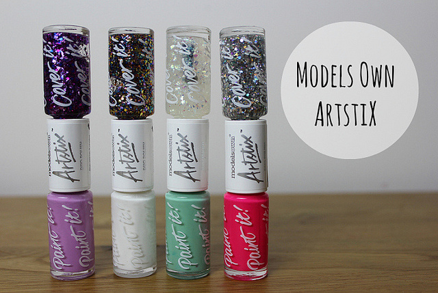 models own art nails
